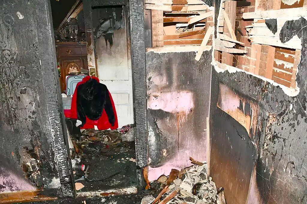 Des images bouleversantes de la maison de l’horreur où un homme a été captif durant 20 ans