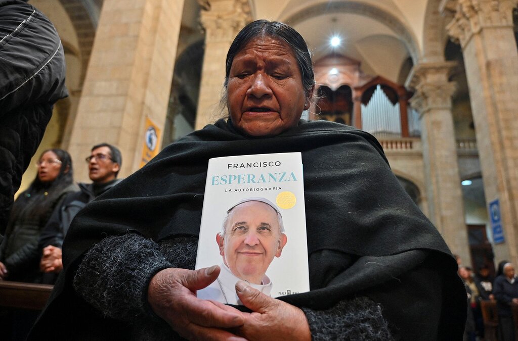 Les catholiques du monde entier honorent la mémoire du Pape François Les catholiques du monde entier honorent la mémoire du Pape François