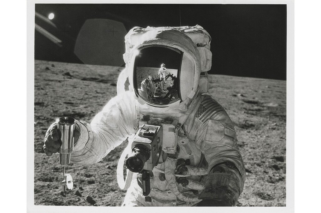 Des photos inédites de la NASA sont proposées à la vente à Paris