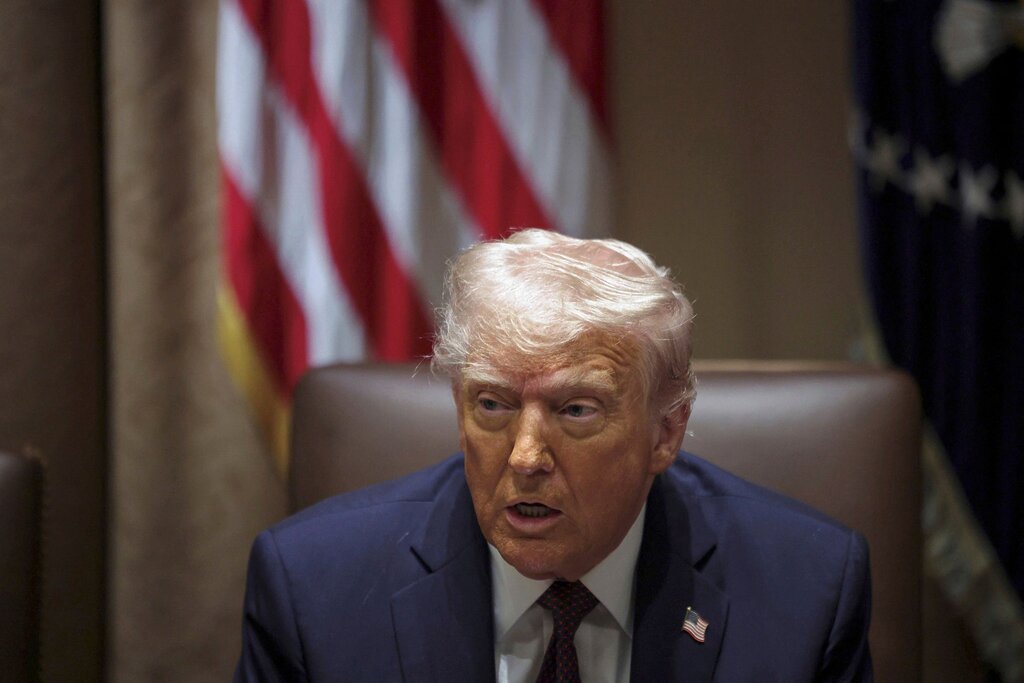 Trump s’éloigne et modère son discours