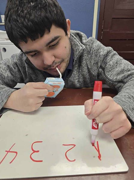 Un adolescent autiste gravement blessé par la police dans l’Idaho suscite une vive indignation Un adolescent autiste gravement blessé par la police dans l’Idaho suscite une vive indignation