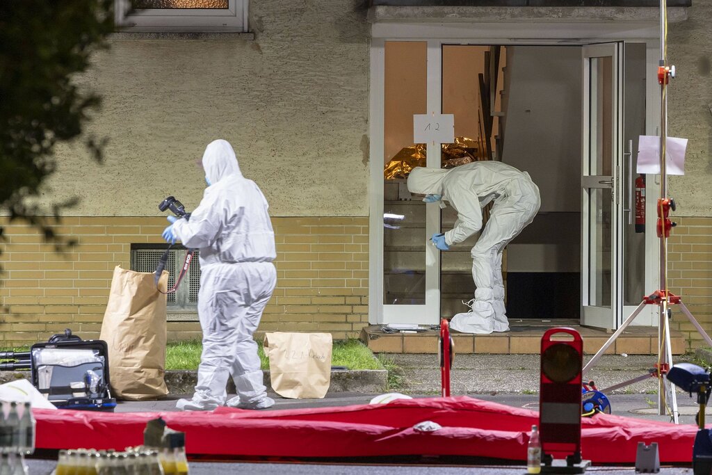 Deux personnes ont été tuées dans une fusillade, déclenchant une chasse à l’homme