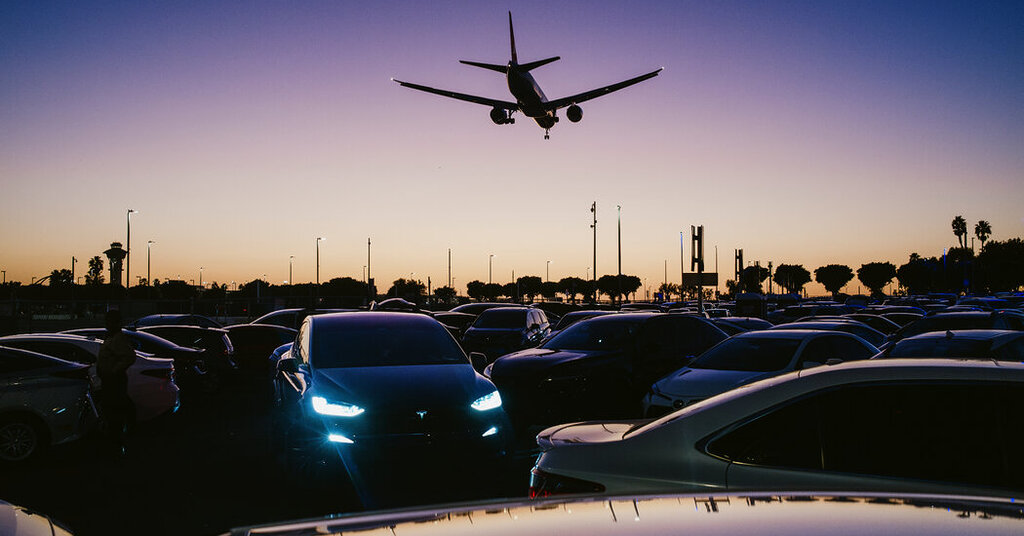 Les chauffeurs Uber patientent longtemps à LAX : raisons du temps d’attente élevé