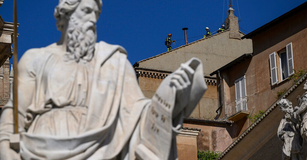 Fumée noire, fumée blanche : comment le Vatican annonce l’élection d’un nouveau pape