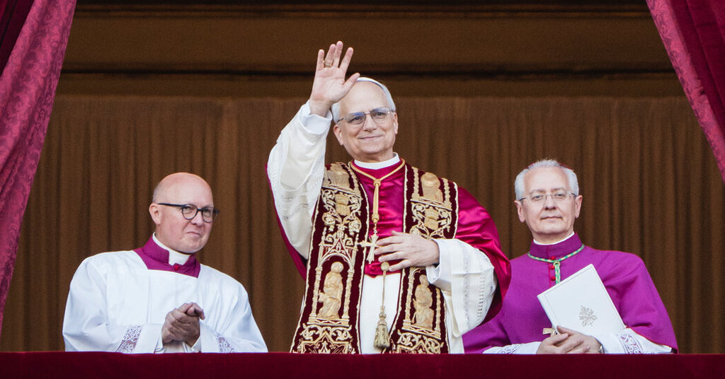 Un cardinal américain discret devient pape : un parcours surprenant