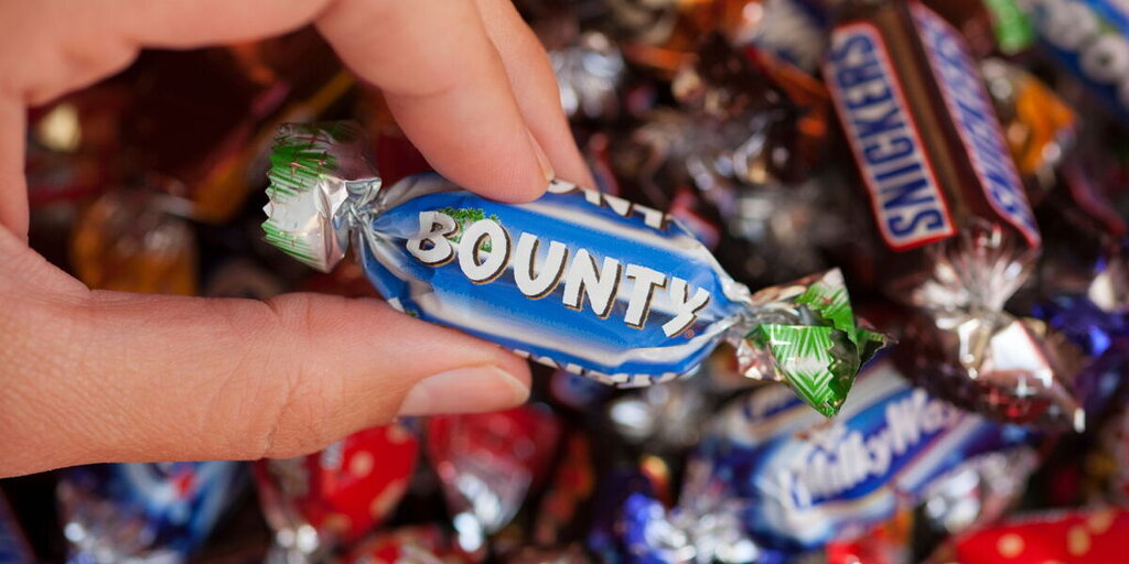 Les barres chocolatées Kinder, Mars et autres ont les niveaux de sucre les plus élevés Les barres chocolatées Kinder, Mars et autres ont les niveaux de sucre les plus élevés