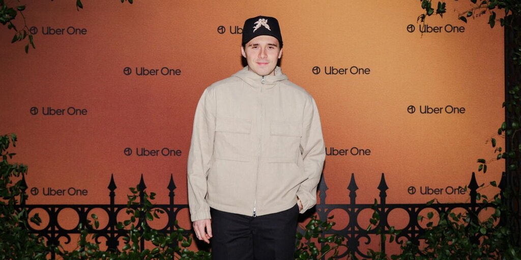 Brooklyn Beckham s’éloigne dangereusement de sa famille : David et Victoria sont dévastés Brooklyn Beckham s’éloigne dangereusement de sa famille : David et Victoria sont dévastés