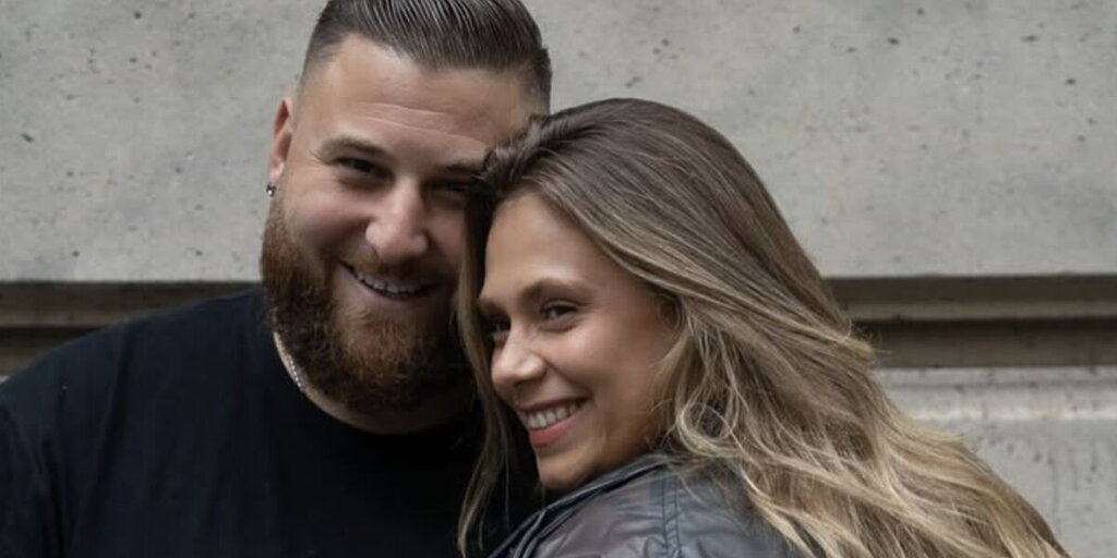 Nico Capone montre le visage de son bébé Alessio dans une vidéo après sa naissance