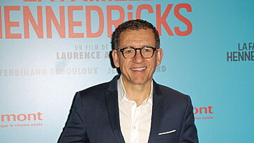 Dany Boon victime d’un accident de la route, secouru par les pompiers et conduit à l’hôpital