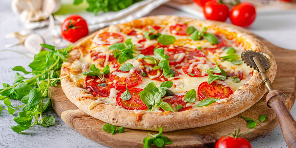 Recette express de pizza sans gluten à la poêle, prête en 5 minutes, sans utiliser le four