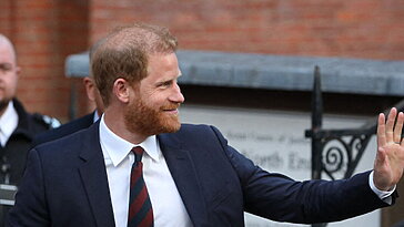 Une vidéo du prince Harry errant à Londres pour trouver la maison d’un ami choque ses détracteurs