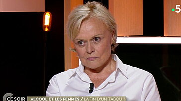 Muriel Robin dévoile son combat contre l’alcoolisme lié à un traumatisme d’enfance