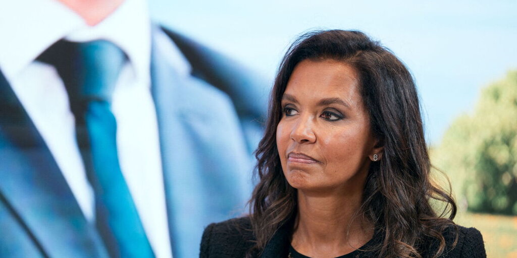 Karine Le Marchand partage ses craintes amoureuses : sa méfiance envers les hommes dévoilée