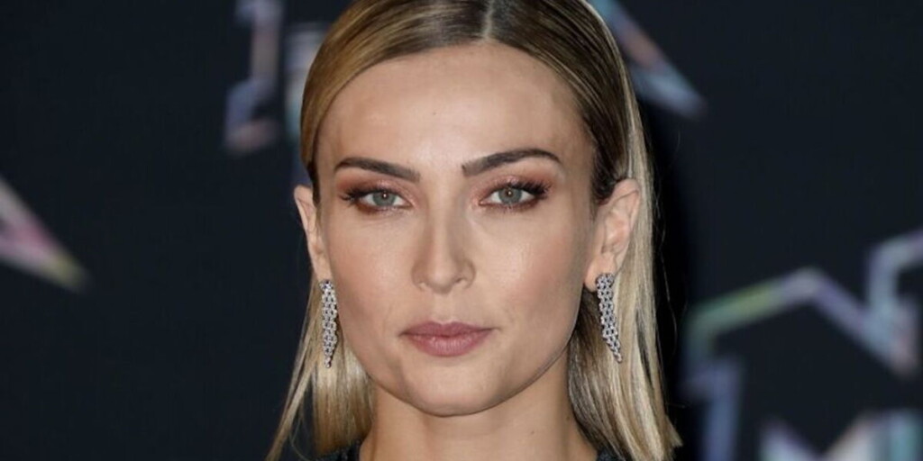Inès Vandamme révèle pourquoi elle n’a jamais aimé son père, avec qui elle n’a pas de lien Inès Vandamme révèle pourquoi elle n’a jamais aimé son père, avec qui elle n’a pas de lien