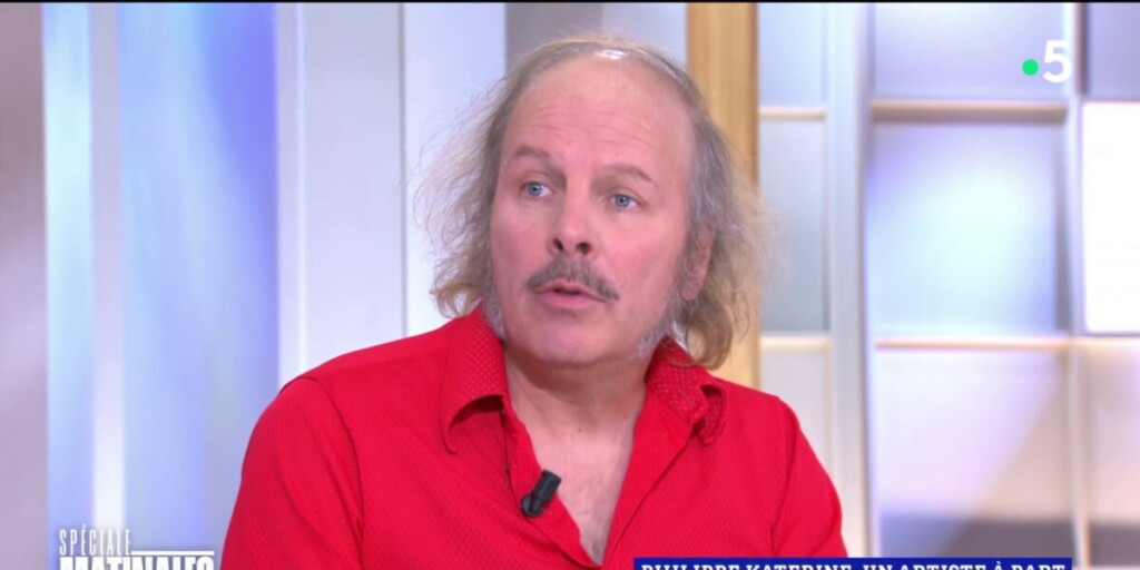 Philippe Katerine goûte une pâtisserie dédiée après les JO : son avis sans détour Philippe Katerine goûte une pâtisserie dédiée après les JO : son avis sans détour