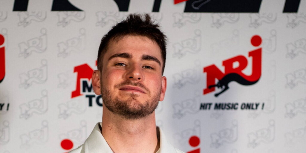 Julien Lieb émeut les internautes en partageant une photo émouvante avec son père défunt pour une occasion spéciale