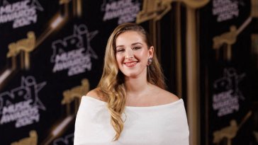 Une photo d’Héléna et Amélie Neten : une rencontre qui stupéfie les internautes