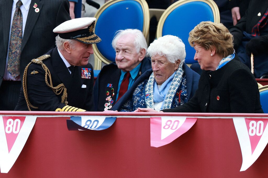 Charles III retrouve par surprise la sœur de Diana Charles III retrouve par surprise la sœur de Diana