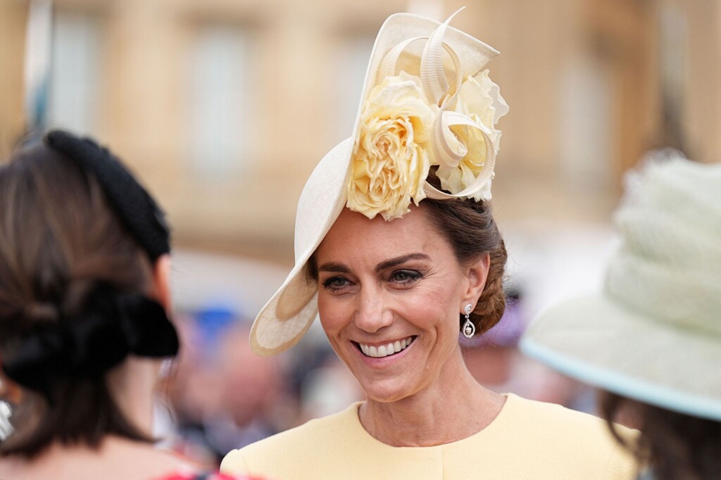 Kate Middleton remet ses boucles d’oreilles de mariage pour sa première garden party après son cancer