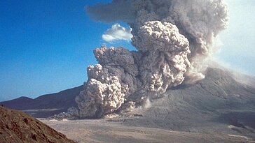Il y a 45 ans, des images montrent l’éruption du mont St. Helens, pire catastrophe volcanique des États-Unis