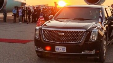 Explorez l’intérieur de « La Bête », la limousine blindée de Trump, coûtant 1,5 million de dollars