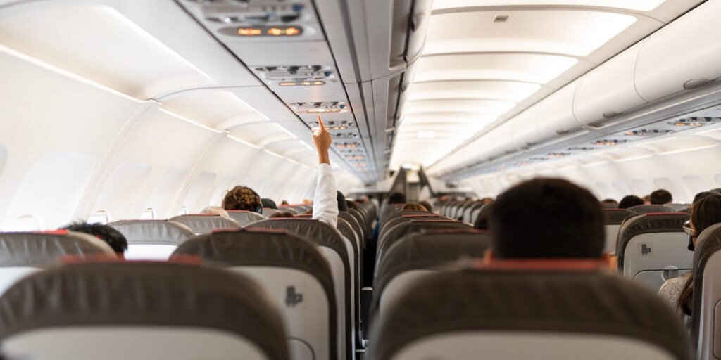 Un expert en étiquette révèle quatre erreurs à éviter absolument en avion Un expert en étiquette révèle quatre erreurs à éviter absolument en avion