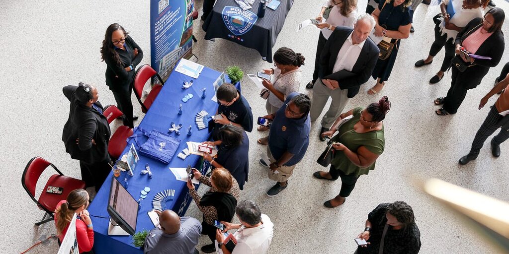 Le rapport sur l’emploi révèle un marché du travail américain robuste malgré les tarifs