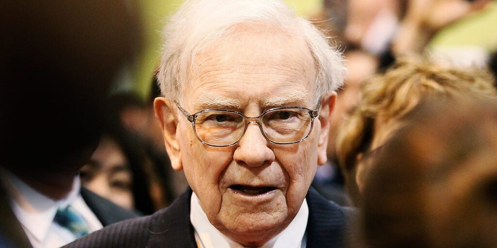 Quand Warren Buffett a annoncé son départ, l’ambiance est passée de la surprise à la gratitude Quand Warren Buffett a annoncé son départ, l’ambiance est passée de la surprise à la gratitude
