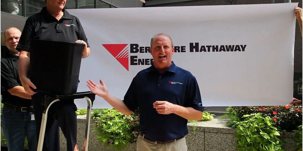Qui est Greg Abel, potentiel successeur de Warren Buffett chez Berkshire Hathaway ?