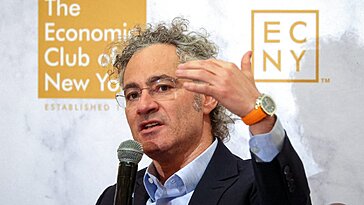Palantir vante les baisses de Doge, assimilant le gouvernement américain à du wagyu marbré