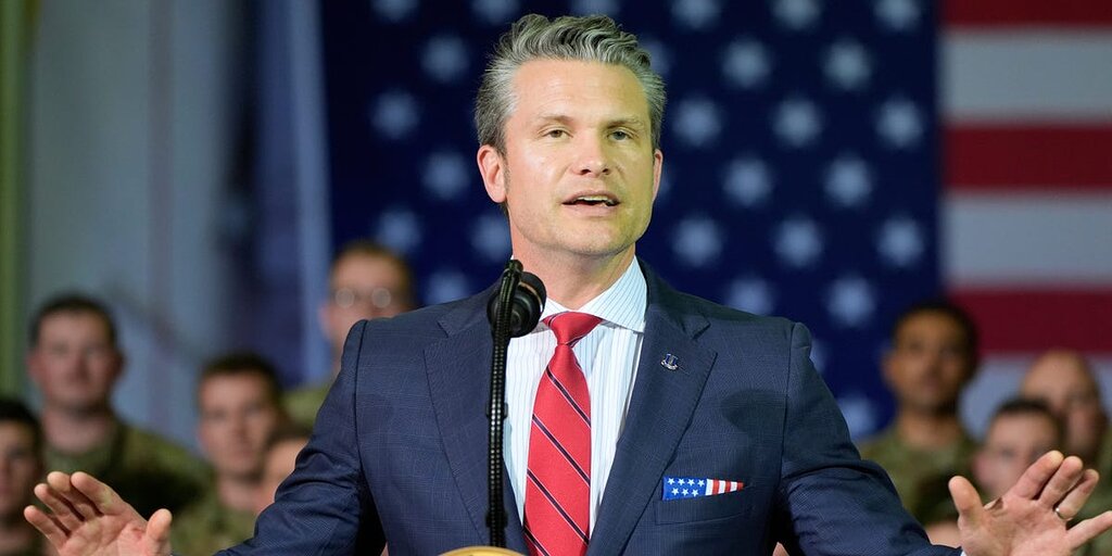 Pete Hegseth a proposé de réduire de 20 % les salaires des officiers supérieurs de l’armée Pete Hegseth a proposé de réduire de 20 % les salaires des officiers supérieurs de l’armée