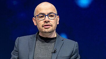 Le PDG de Google DeepMind incite les étudiants à anticiper les changements futurs