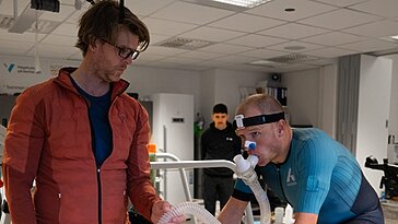 Un coach d’élite en endurance dévoile comment la méthode norvégienne booste la longévité