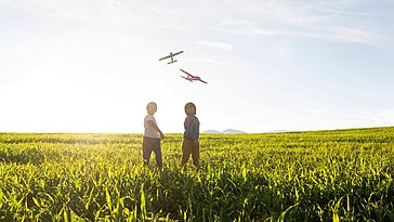 Notre entourage a déconseillé l’école à domicile. Aujourd’hui, un enfant est pilote, l’autre boursier