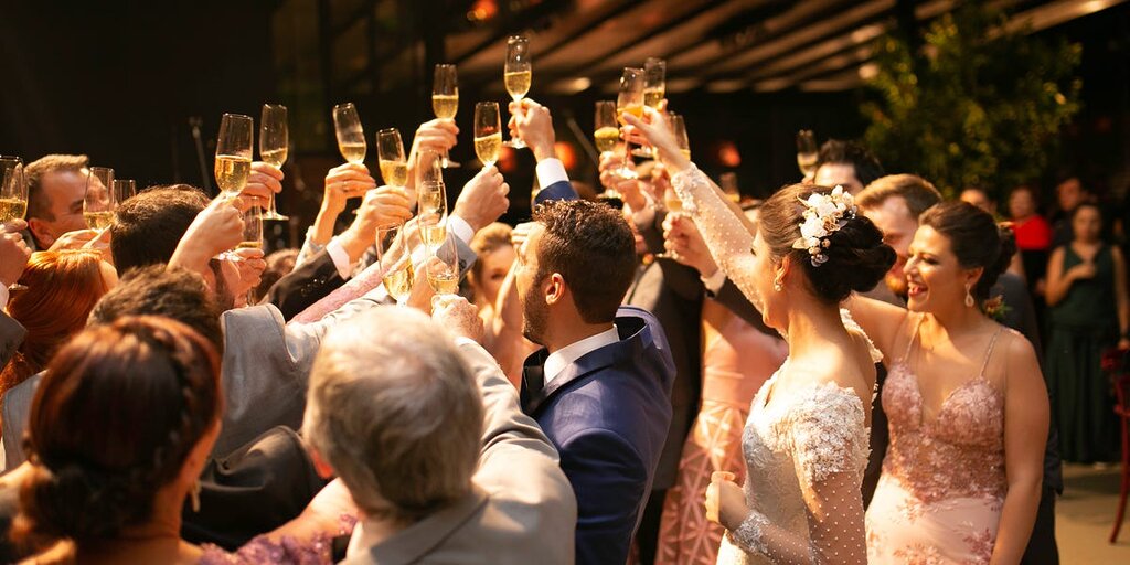 La saison des mariages commence : voici des conseils pour être un invité exemplaire