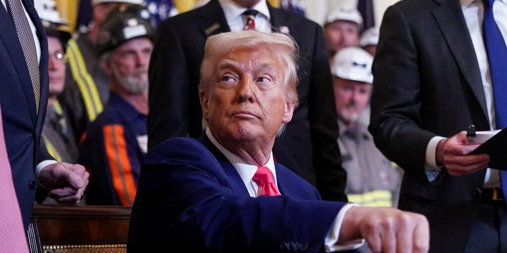 Le contrat entre Trump et Paul Weiss complique sa bataille contre les grands cabinets d’avocats