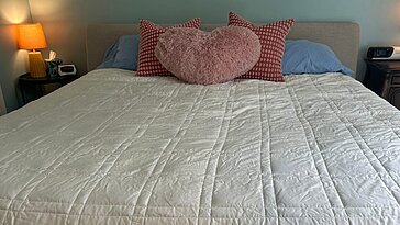Analyse de la couette lestée Baloo : couverture fraîche et confortable, en matériaux naturels