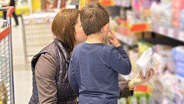 Je ne laisse pas les crises de mon enfant en public gâcher ma journée, j’ai appris à les transformer