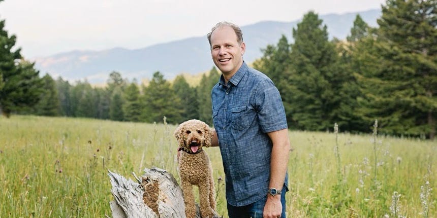 Le PDG d’une entreprise américaine de jouets pour chiens juge la fabrication locale non rentable si seul le profit importe