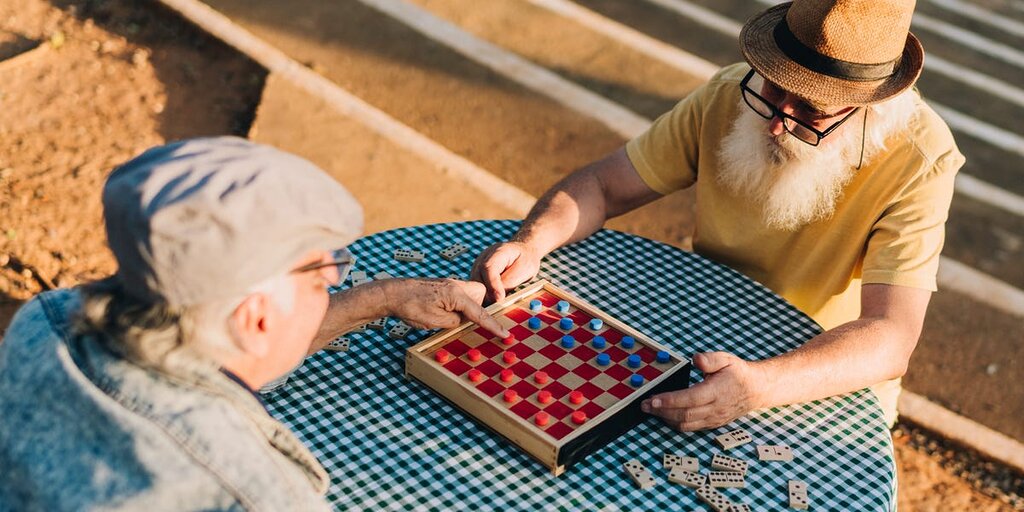 Les baby-boomers à budget limité combattent la solitude Les baby-boomers à budget limité combattent la solitude