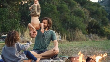 Un chercheur en longévité, après trois ans en forêt, dit avoir rajeuni de dix ans, au grand plaisir de sa famille