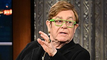Elton John dénonce les projets permettant aux géants de la tech d’utiliser gratuitement les œuvres des artistes pour former l’IA