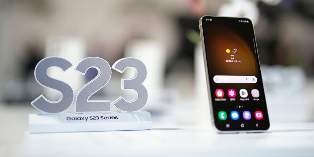 Les fans de K-pop, cherchant la photo idéale de leurs idoles, dynamisent le marché des Samsung