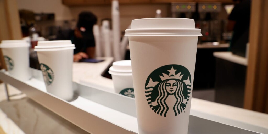 Starbucks recrute un pilote pour ses jets privés, salaire jusqu’à 360 000 dollars annuels