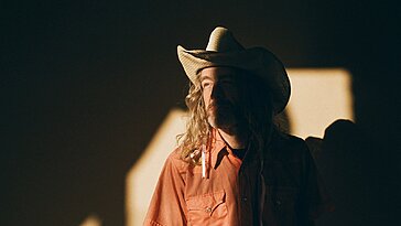 Alan Sparhawk dévoile le clip de « Not Broken » avec Trampled by Turtles : à voir dès maintenant
