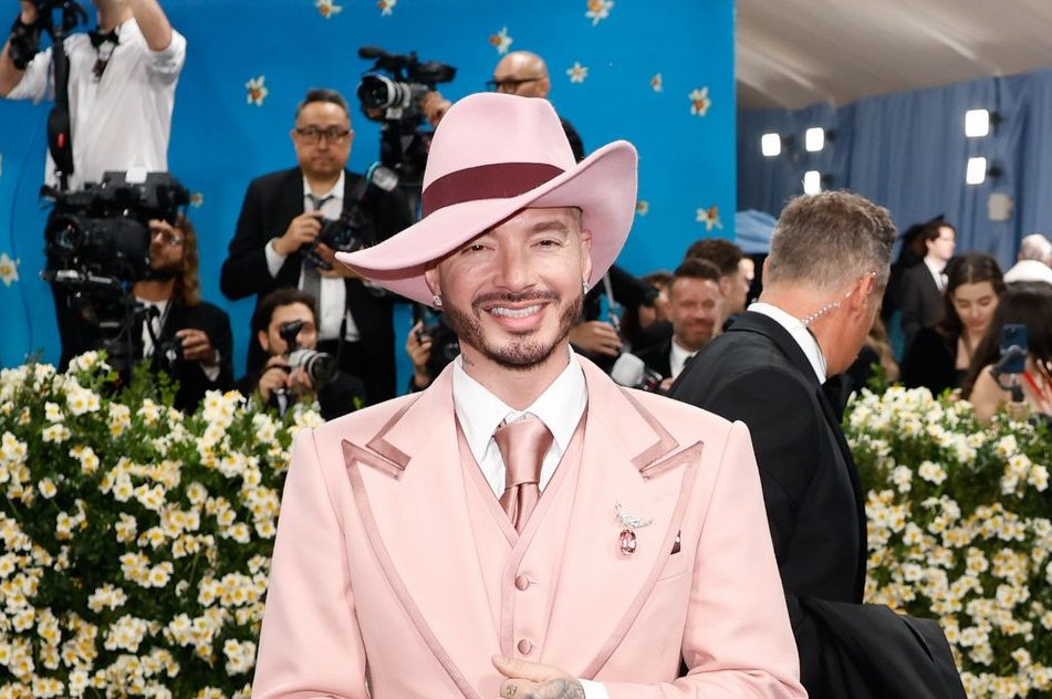 Le 7 mai, célébrités à l’honneur : J Balvin et Aidy Bryant