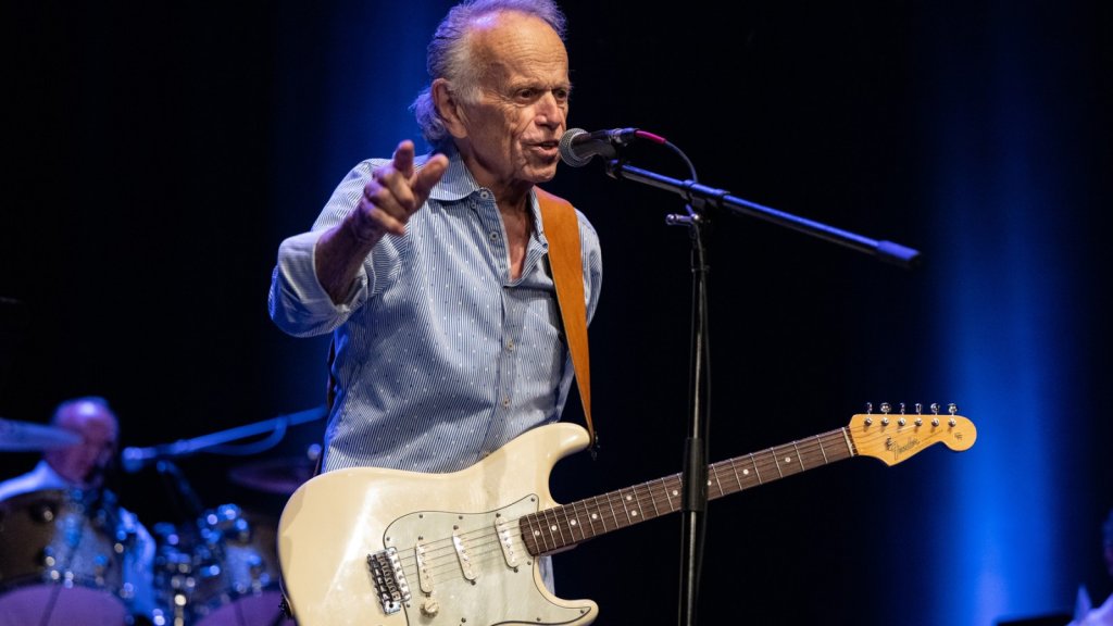 Neil Young et Al Jardine des Beach Boys travaillent ensemble sur une nouvelle chanson