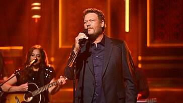 Blake Shelton chante son hit Texas sur le plateau de Fallon