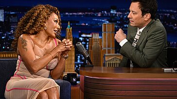 Mel B espère une réunion des Spice Girls lors de son passage chez Fallon