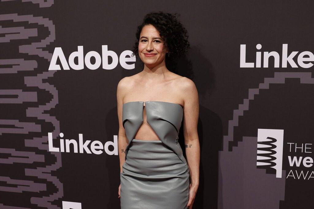 Lors des Webby Awards, Ilana Glazer rend hommage à Snoop Dogg et Walton Goggins Lors des Webby Awards, Ilana Glazer rend hommage à Snoop Dogg et Walton Goggins